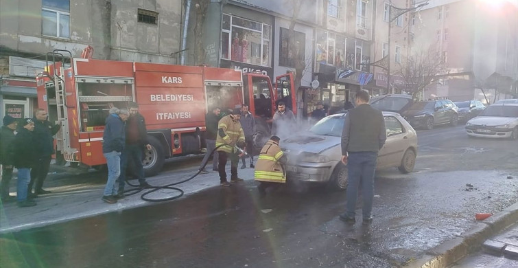Kars'ta Seyir Halindeki Otomobilde Yangın: Araç Kül Oldu