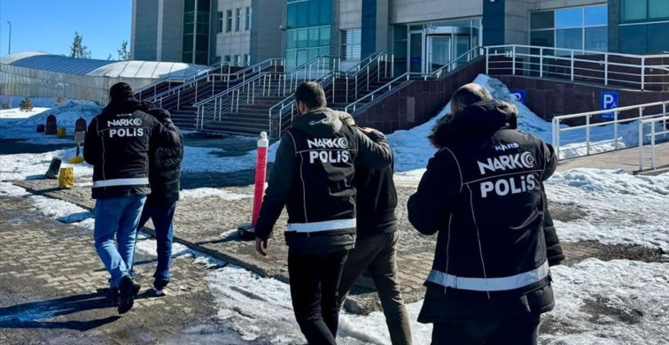 Kars'ta Uyuşturucu Operasyonu: Üç Zanlı Tutuklandı