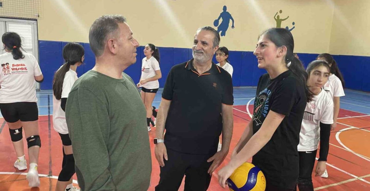 Kars’ta Vali Ziya Polat’tan Spor Destekleri