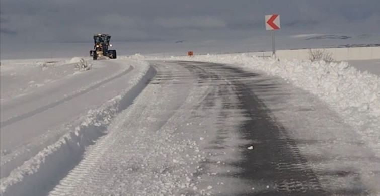 Kars'ta Yoğun Kar Yağışı 20 Köy Yolu Ulaşımını Engelledi