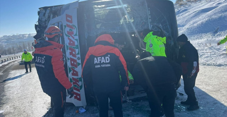 Kars'ta Yolcu Otobüsü Devrildi, 17 Yaralı