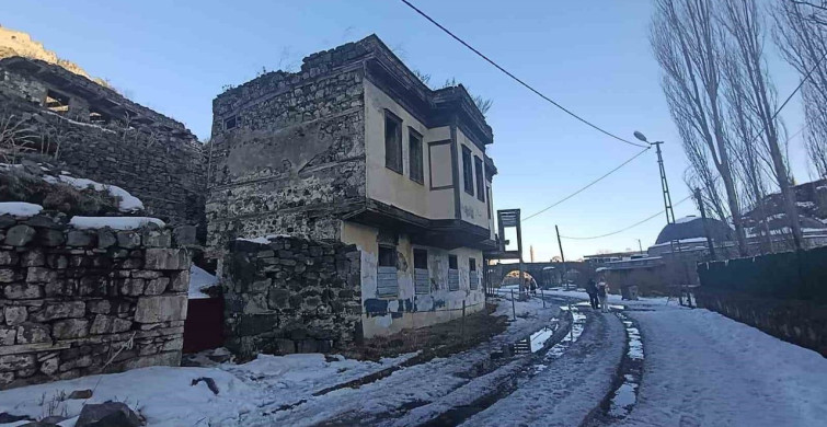 Kars'taki Ahmet Tevfik Paşa Konağı Yok Olma Tehlikesinde