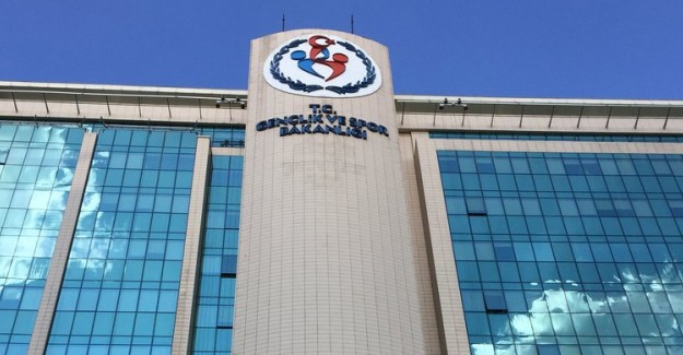 Gençlik Merkezlerinde Maske Mesaisi
