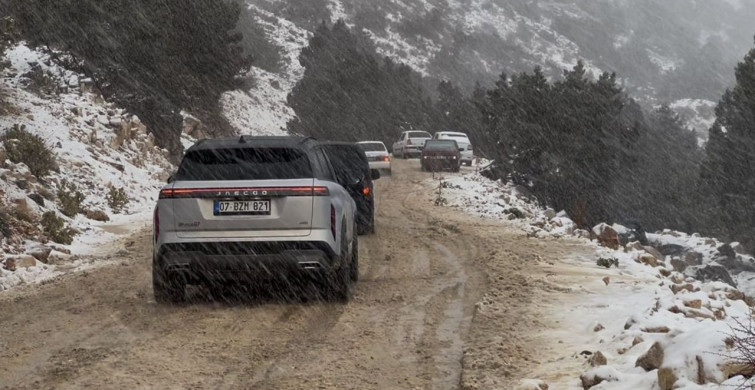 Kaş'ın Yüksek Kesimlerine Kar Yağdı