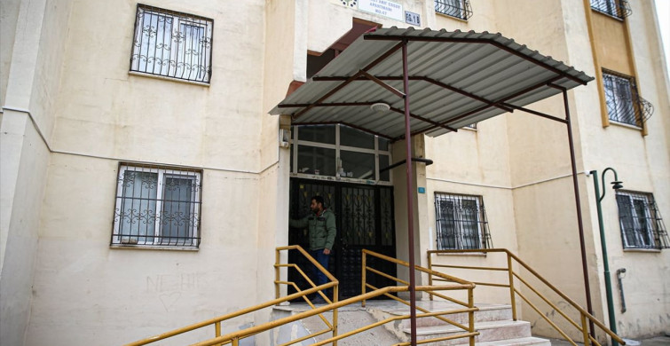 Kasklı Zanlının Kuş Hırsızlığı