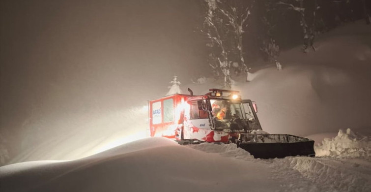 Kastamonu'da Karla Mücadele: Kapalı Yolda Hasta Kurtarıldı