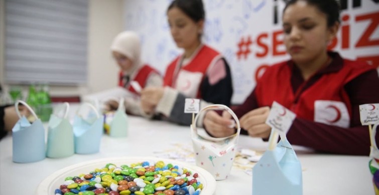 Kastamonu'da Kızılay'dan Çocuklara Ramazan Hediyesi
