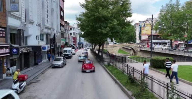 Kastamonu'da Klasik Otomobillerin Büyüleyici Sergisi
