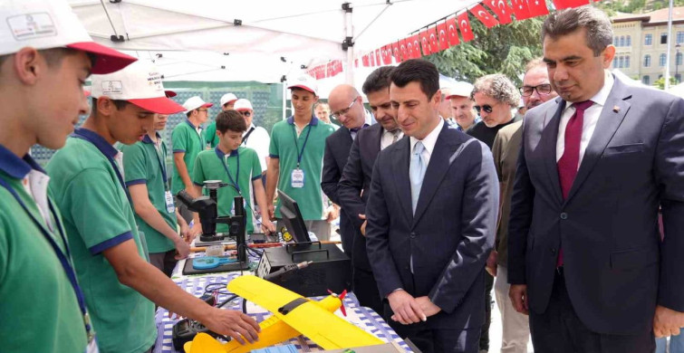 Kastamonu'da meslek lisesi öğrencileri tarafından üretilen eserler sergilendi