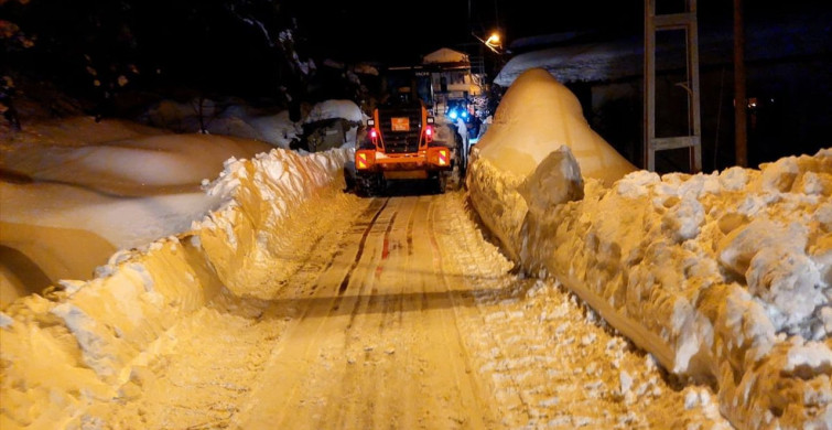 Kastamonu'da Odun Kesme Makinesiyle Yaralanan Kişi İçin Kurtarma Operasyonu