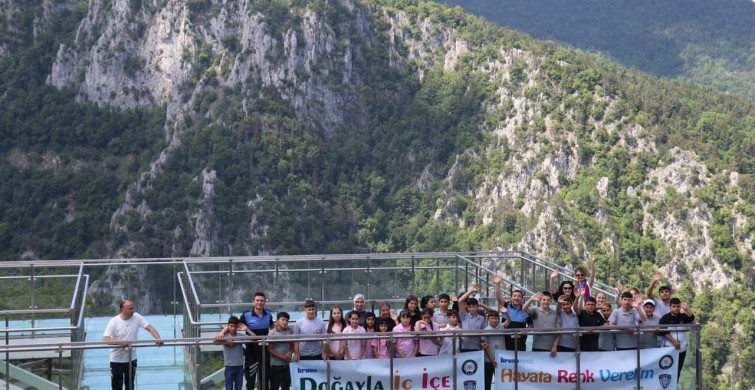 Kastamonu'da öğrenciler 450 metre yükseklikteki seyir terası ve kanyonu gezdi