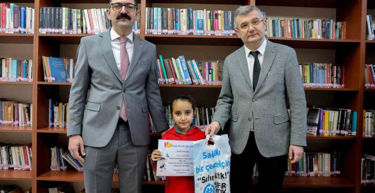 Kastamonu'da Öğrenciler Kitap Okuma Yarışmasında Ödüllendirildi