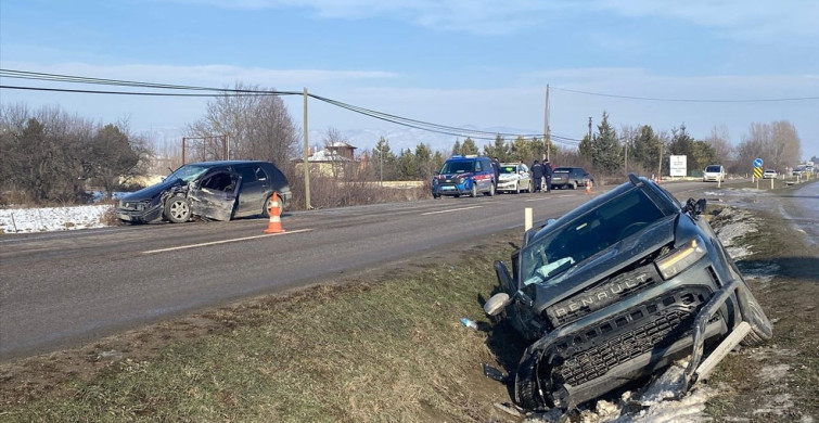 Kastamonu'da Trafik Kazası: 3 Yaralı