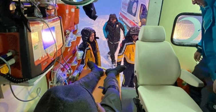 Kastamonu'da UMKE Ekiplerinden Kar Engeline Rağmen Hastalara Yardım