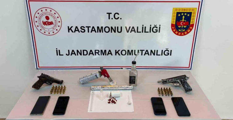 Kastamonu'da uyuşturucu operasyonlarında yakalanan 3 şüpheli tutuklandı