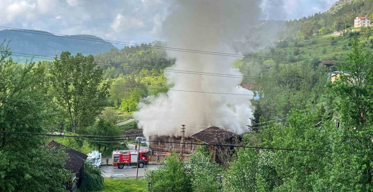 Kastamonu'daki 250 Yıllık Paşa Konağı Yangında Hasar Gördü