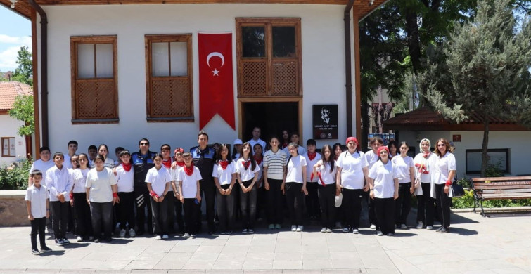 Kastamonulu öğrencilere Ankara gezisi düzenlendi