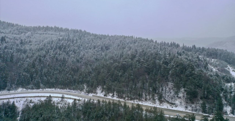 Kastamonu'nun Yüksek Kesimlerinde Kar Yağışı ve Sis Etkili Oluyor