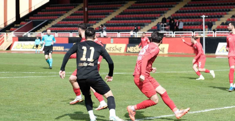 Kastamonuspor ve Karaman FK 2-2 Beraberlikle Sona Erdi