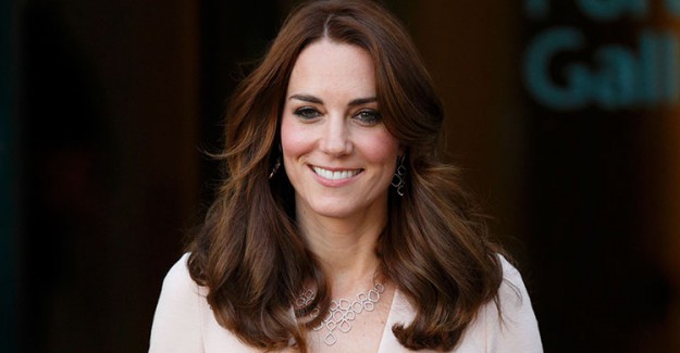 Kate Middleton'un Taktığı Taç Olay Oldu