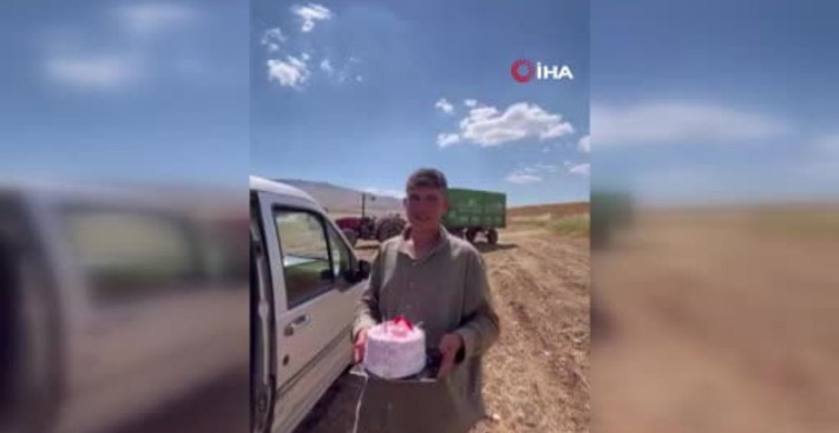 Kavurucu sıcağa rağmen mercimek tarlasında sürpriz doğum günü kutlaması
