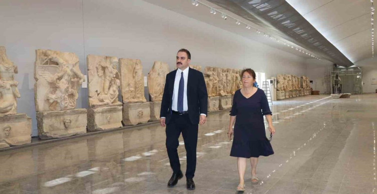 Kaymakam Battal, Afrodisias’taki çalışmaları inceledi