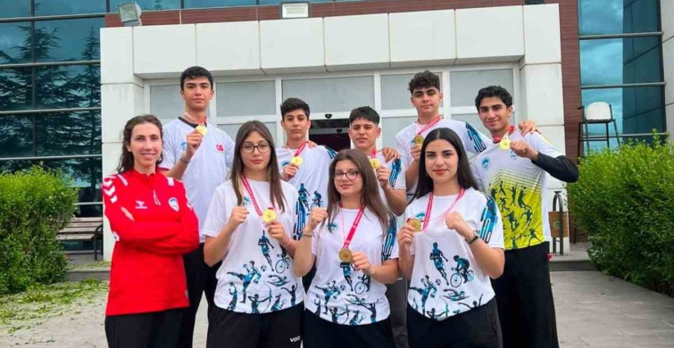 Kayseri Büyükşehir Belediyesi sporcuları kick boks il seçmeleri'nde 9 altın madalya kazandı