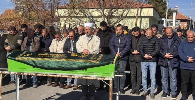 Kayseri'de 8 Yaşındaki Öğrencinin Cenazesi Defnedildi