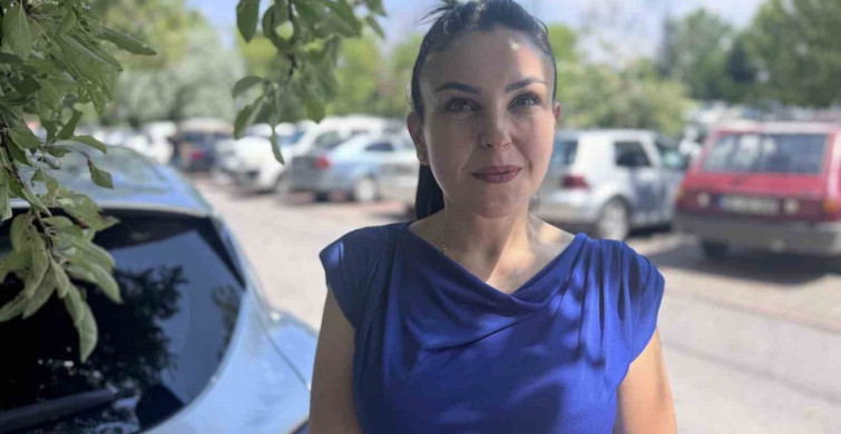 Kayseri'de bebek otomatik kilit yüzünden arabanın içinde kaldı