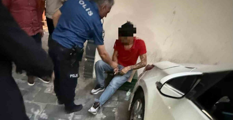 Kayseri'de bıçakla yaralanan genç esnafa sığındı