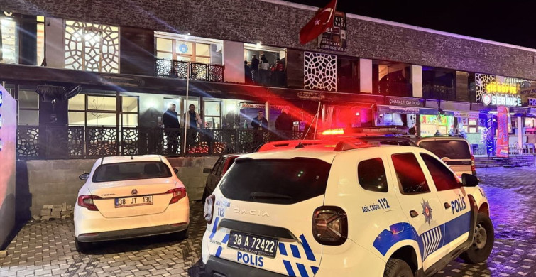 Kayseri'de Bıçaklı Kavga: 1 Yaralı