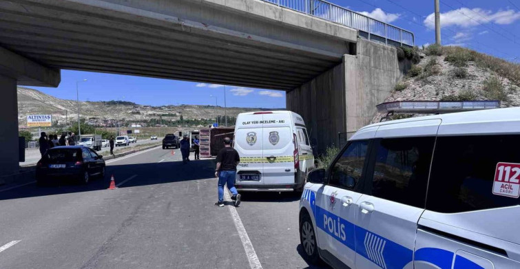 Kayseri'de damperi açılan kamyon köprüye çarptı: 1 ölü