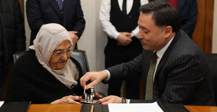 Kayseri'de Depremzedelere Yeni Evler Teslim Edildi