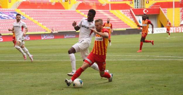 Kayseri'de Film Gibi Maç! 2 Kırmızı 2 Gol