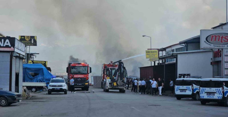 Kayseri'de hurda yangını 2 saatte söndürüldü