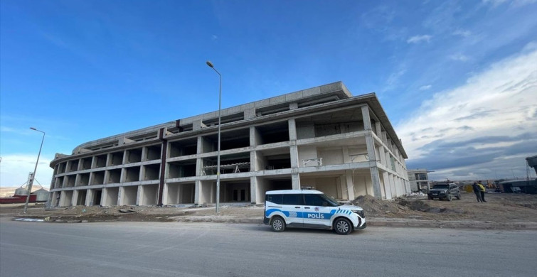 Kayseri'de İnşaat İşçisi Düşerek Yaralandı