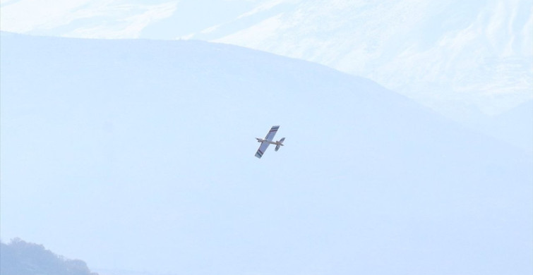 Kayseri'de Klasik Araç ve Model Uçak Gösterisi