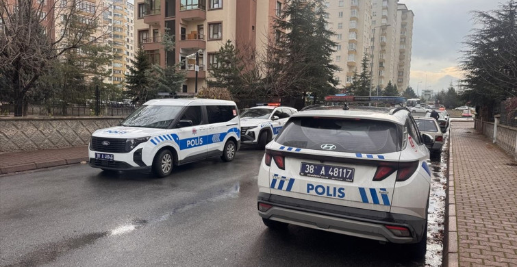 Kayseri'de Korkunç Cinayet: Boşanma Aşamasındaki Kişiden Apartman Görevlisine Saldırı