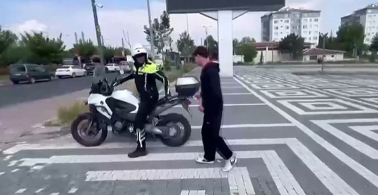 Kayseri'de lgs sınavına geç kalan öğrencilere polis yardım etti