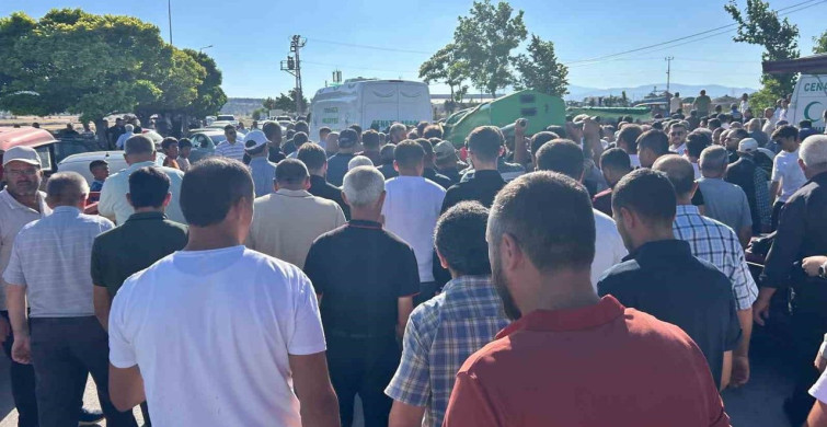 Kayseri'de minibüs kazasında hayatını kaybeden kişi toprağa verildi