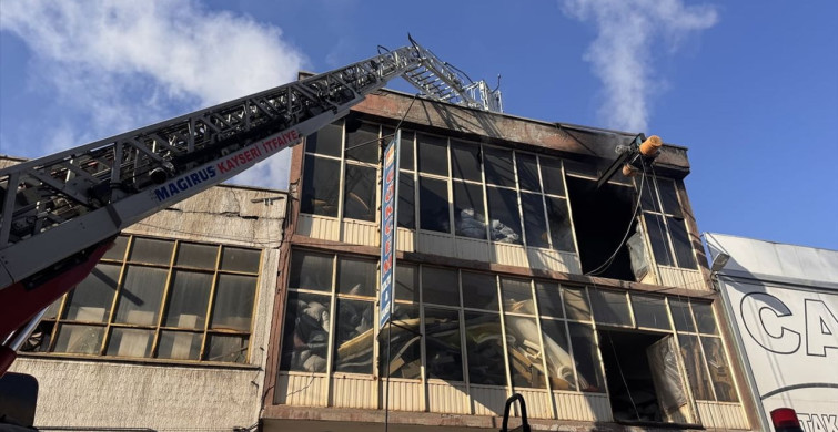 Kayseri'de Mobilya Atölyesinde Yangın Çıktı