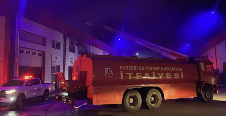 Kayseri'de Mobilya Atölyesinde Yangın Çıktı