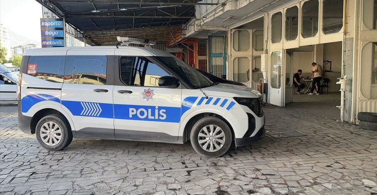 Kayseri'de Oto Tamirhanesinde Silah Kazası