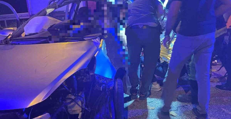 Kayseri'de otomobille hafif ticari araç çarpıştı: 1 ölü, 6 yaralı