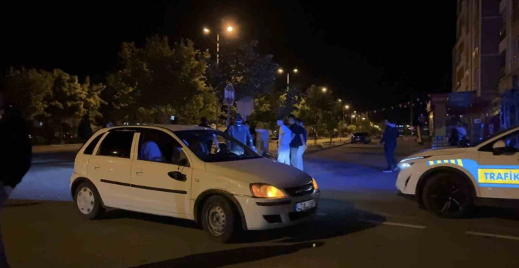 Kayseri'de otomobille motosiklet çarpıştı: 1'i ağır 2 yaralı