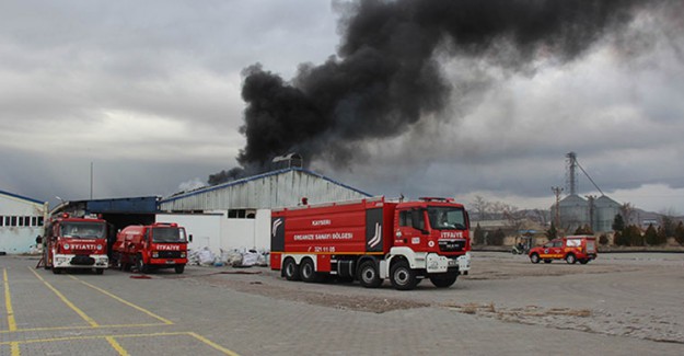 Kayseri'de Plastik Boru Fabrikasında Yangın
