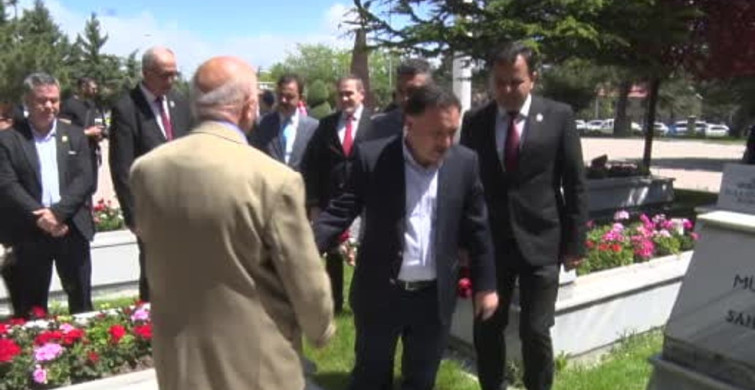 Kayseri'de Şehitlikte Bayram Arifesi