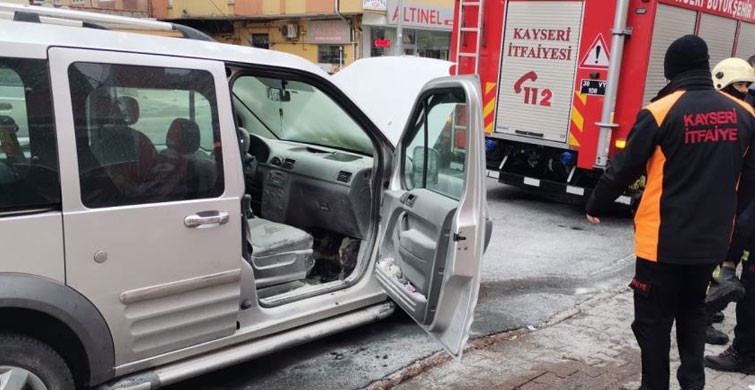 Kayseri’de Seyir Halindeki Araç Alev Alev Yandı