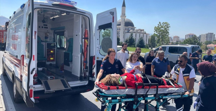Kayseri'de Su Kanalına Düşen Araçta Sürücü Yaralandı