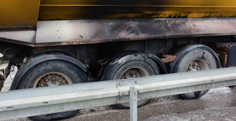 Kayseri'de Tır Lastiğinde Yangın Kontrol Altına Alındı